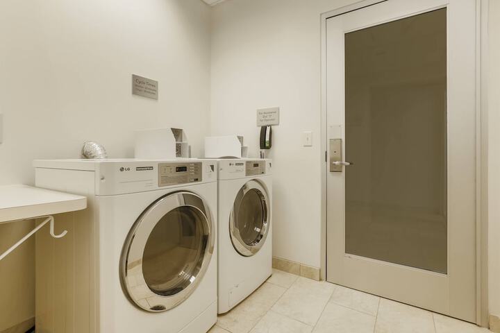 Laundry 39 of 45