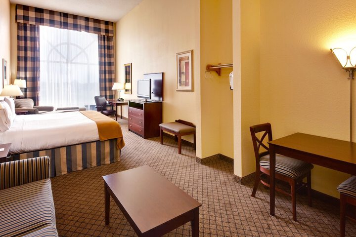 Holiday Inn Express & Suites Millington by IHG