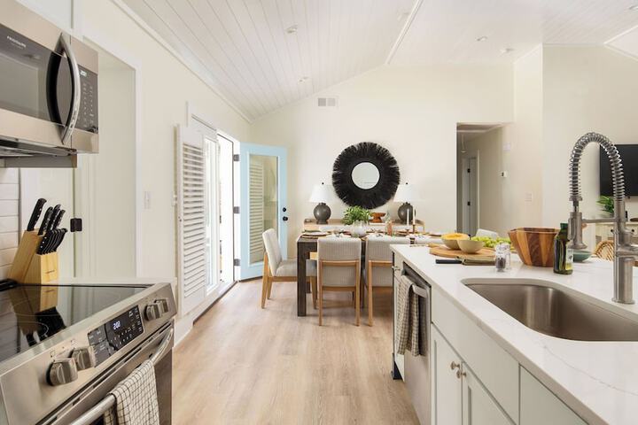 Sawyer by Avantstay Stunning Isle of Palms Home w / Pool!