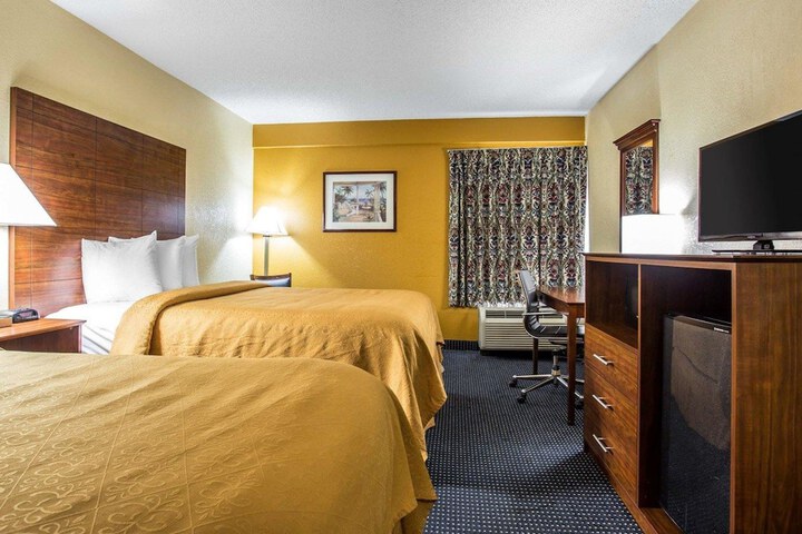 Room 28 of 48