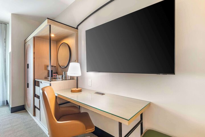 Room 61 of 104