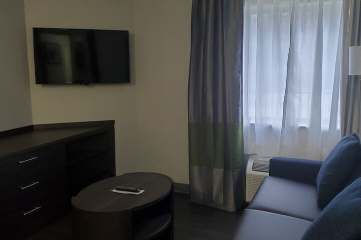 Room 48 of 59