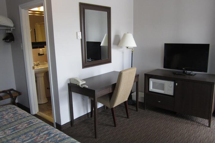 Room 13 of 31