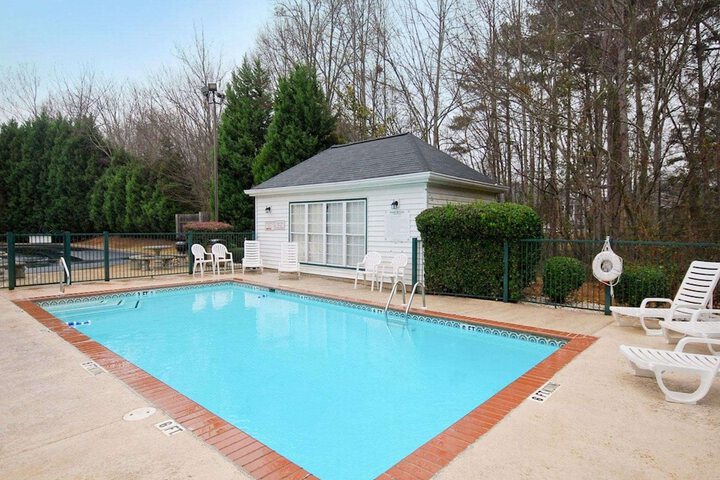 Pool 9 of 42