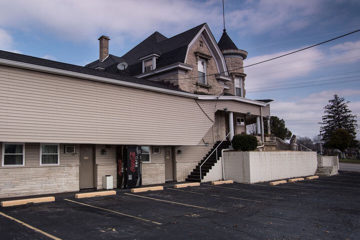 Rosemount Motel