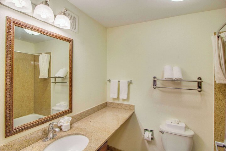 Room 14 of 28