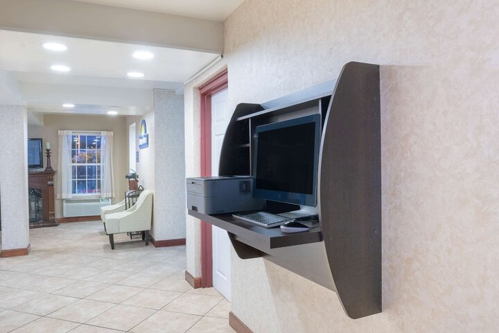 Days Inn by Wyndham Cave City
