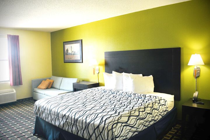 Room 9 of 13