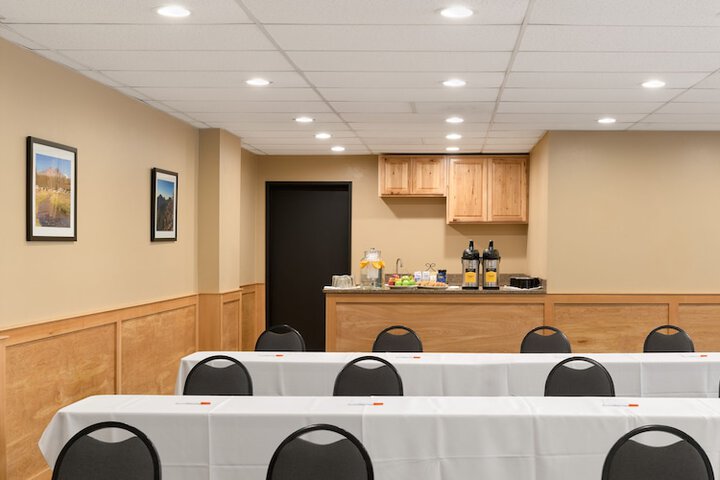 Waypoint Hotel