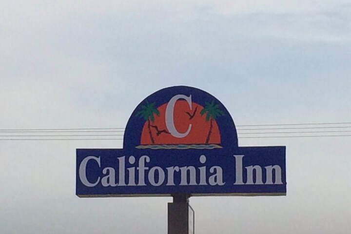 California Inn & Suites Adelanto US 395