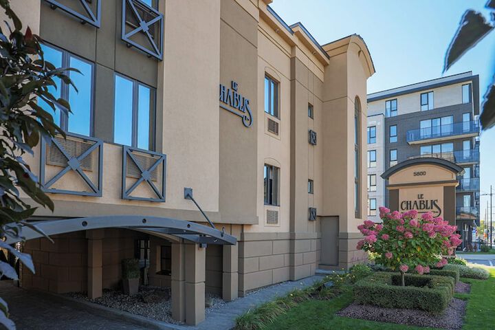 Hotel 5 of 48
