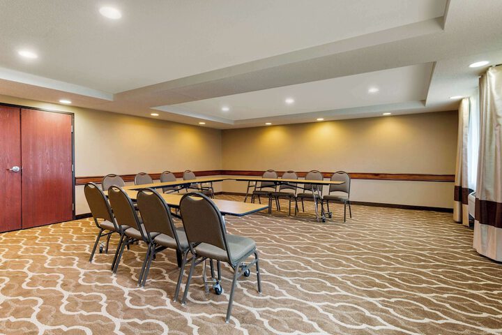 Comfort Inn & Suites Milford