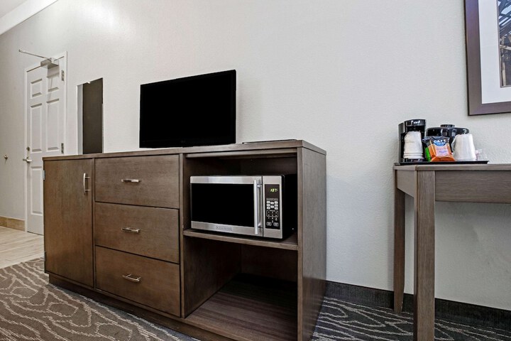 Room 14 of 27