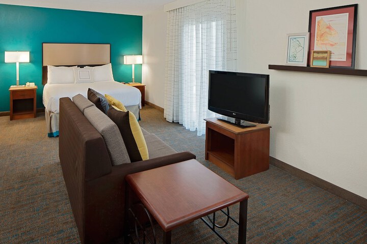 Room 9 of 25