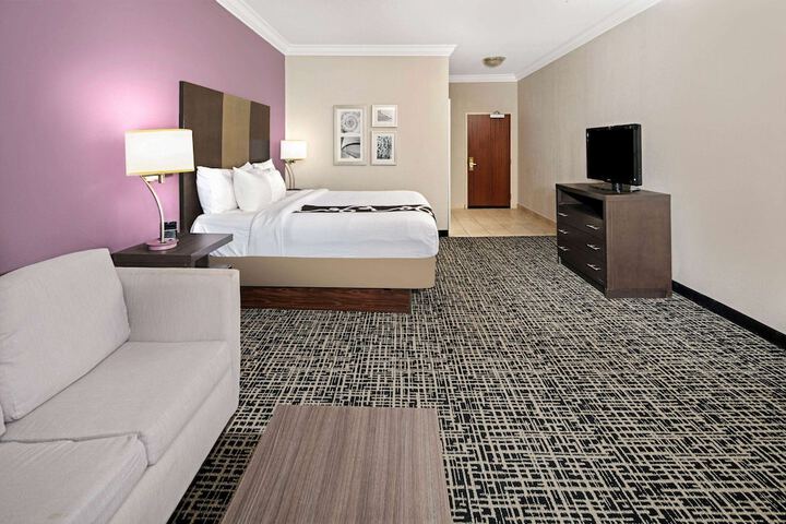 Room 18 of 48