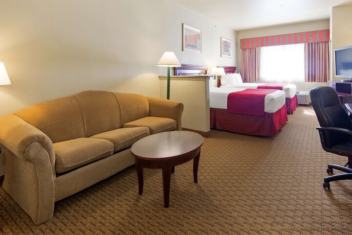 Room 11 of 19