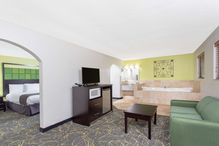 Room 36 of 46