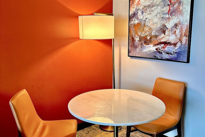 Room 42 of 168