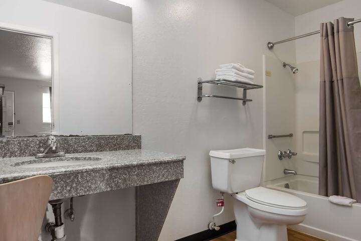 Room 15 of 24