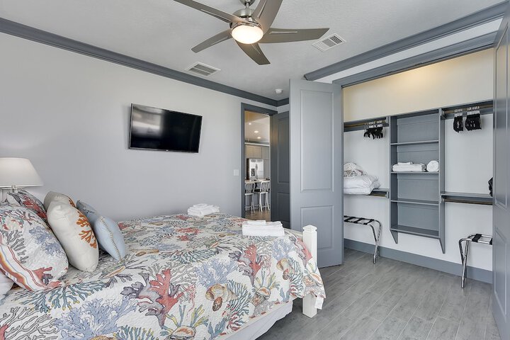 Room 12 of 24