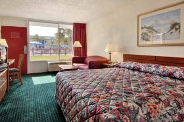 Super 8 Motel - Cocoa Beach Area