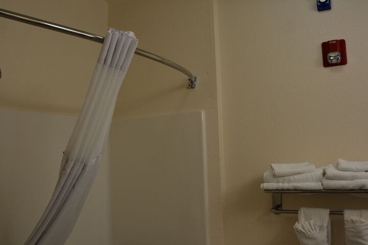 Room 18 of 48
