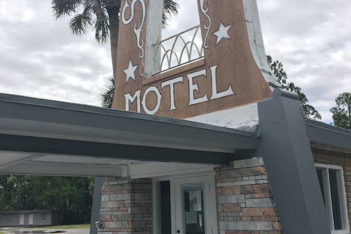 Skylark Motel