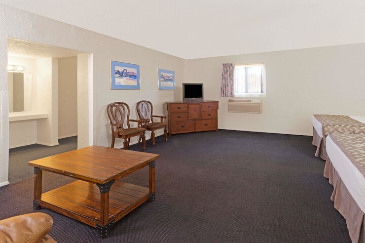 Room 32 of 42