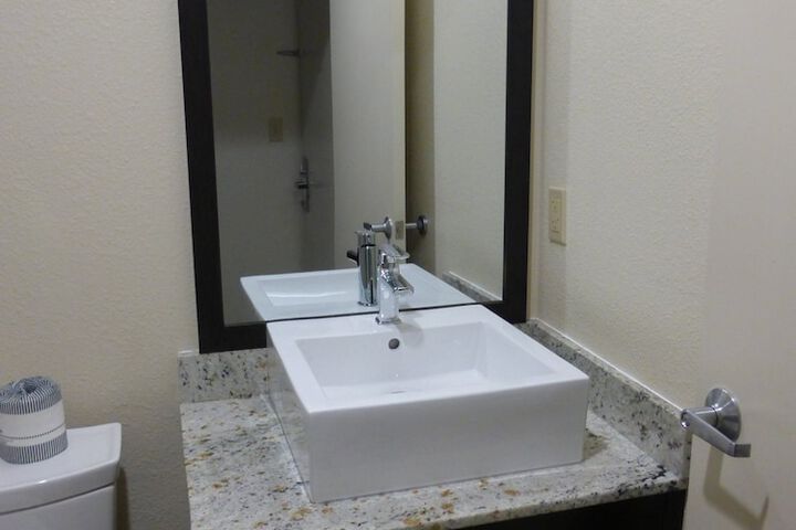Room 13 of 25