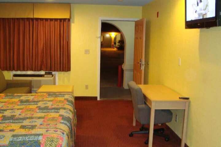 Room 27 of 45