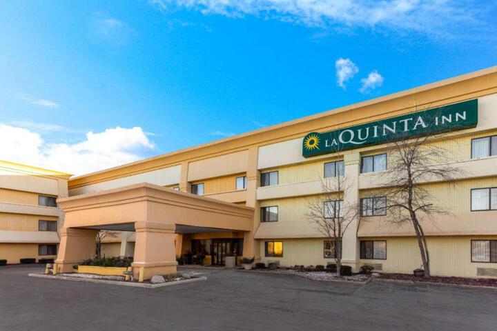 La Quinta Inn & Suites by Wyndham Chicago Willowbrook