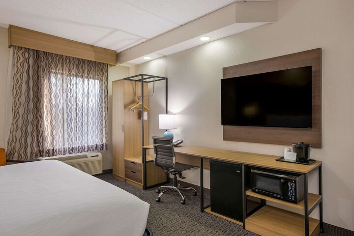 Room 25 of 53