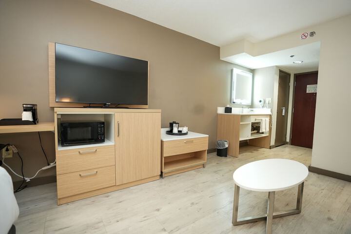 Room 18 of 36