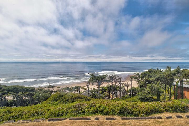 Ester Lee Oceanview Inn