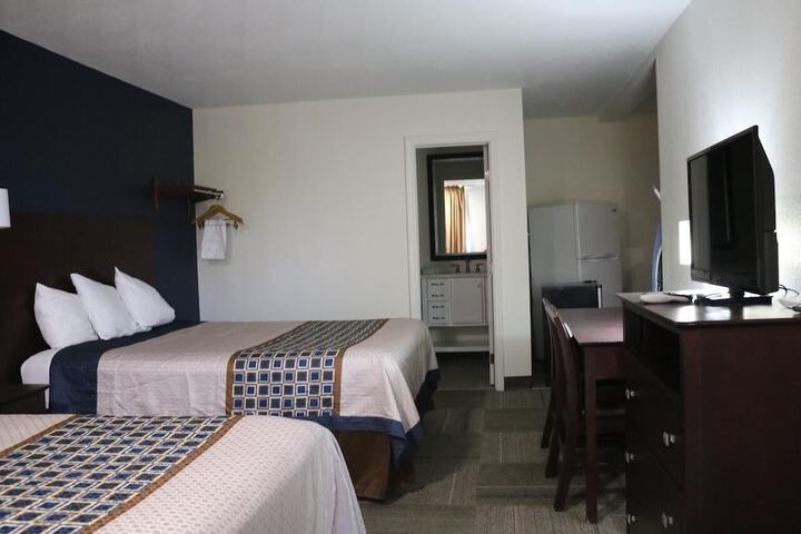 Room 12 of 25