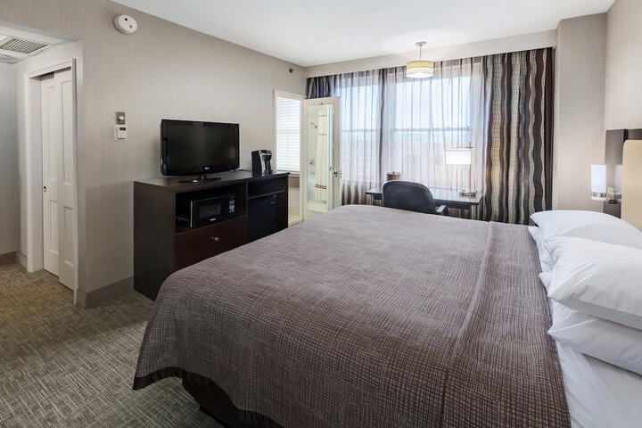 Room 27 of 52