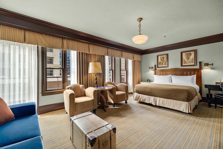 Room 34 of 77