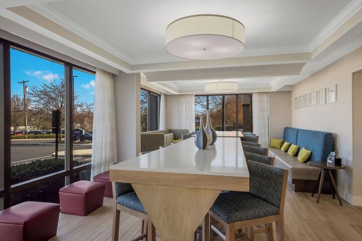 Hampton Inn by Hilton Philadelphia / Willow Grove