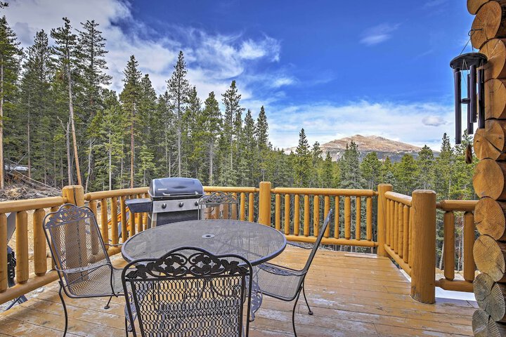 Expansive Alma Cabin w / Hot Tub & Mountain Views!