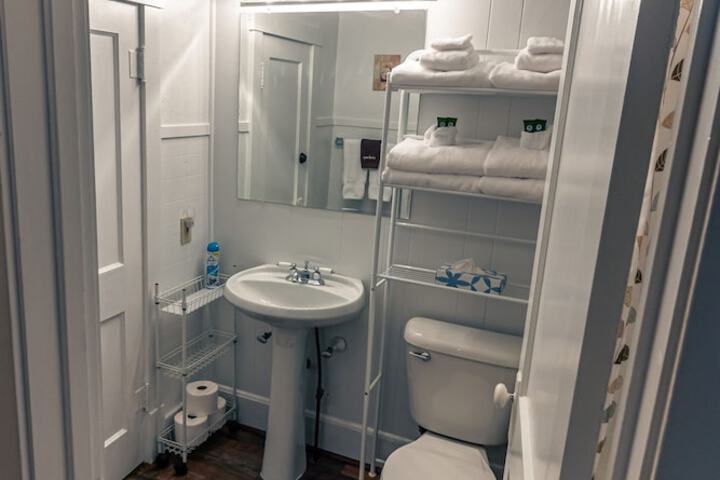 Room 43 of 124