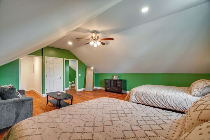 Near Wineries: Country Condo in New Haven
