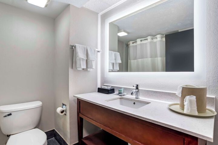 Room 14 of 30