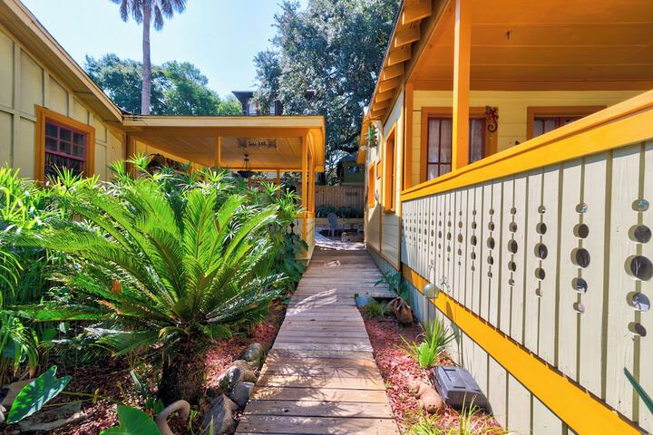 Beachside Boutique Inn – Folly Beach Rooms & Private Cottages