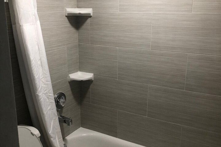 Room 12 of 33