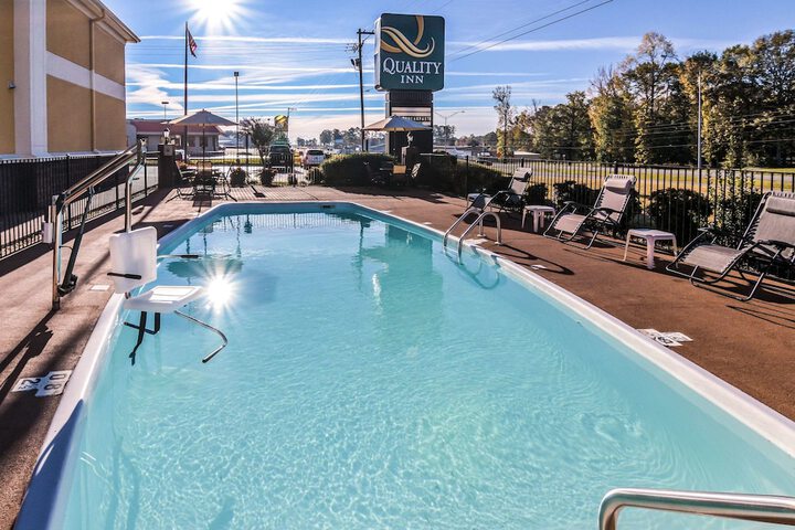 Pool 4 of 44