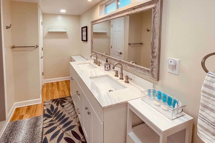 Direct Beach Access: Getaway on Port Orchard!