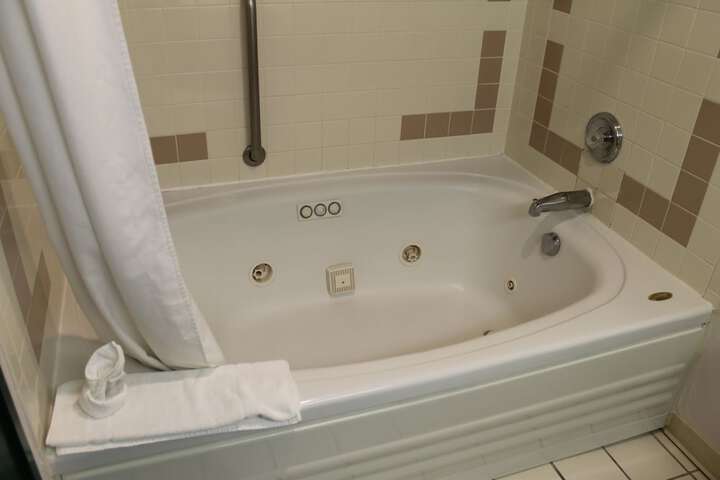Hot Tub 51 of 54