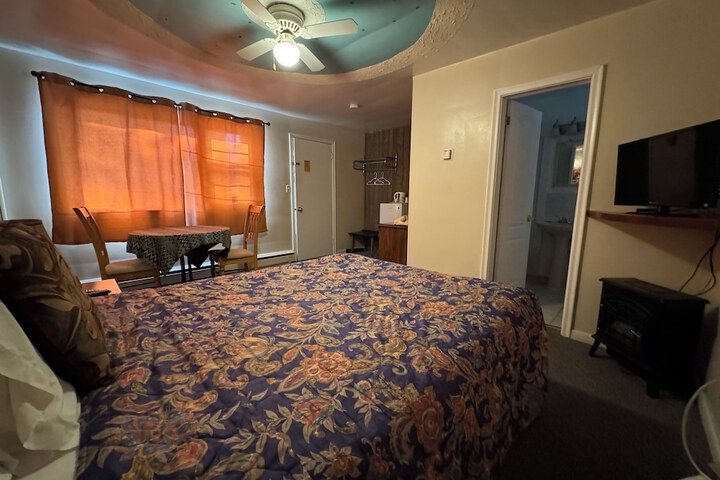 Room 18 of 30