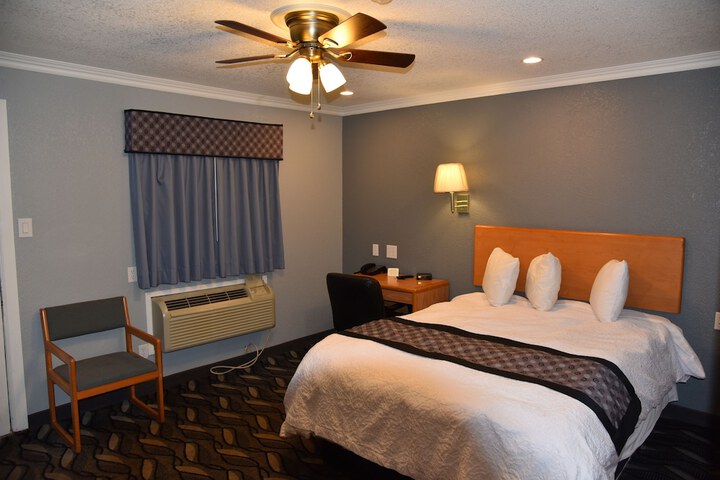 Room 27 of 45