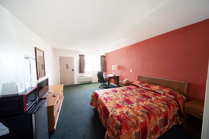 Room 11 of 12